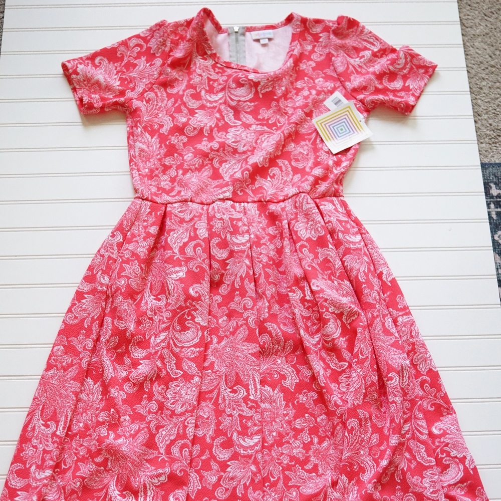 LuLaRoe Amelia NWT Sz M Pink Floral